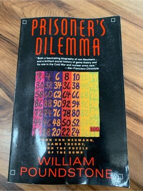 Prisoner's Dilemma: William Poundstone (Author) Paperback Book